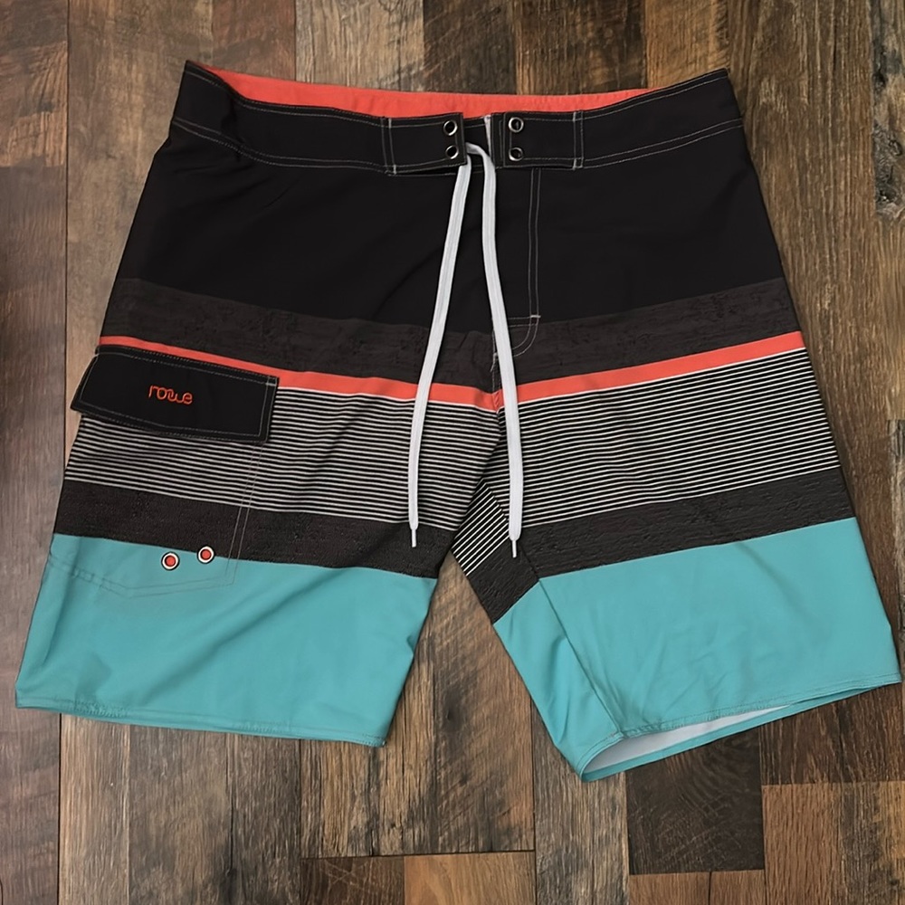 BRAND NEW Mens Swim Trunks (Size 36)